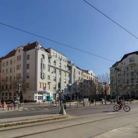 Apartment Jewel In Buda Budapest