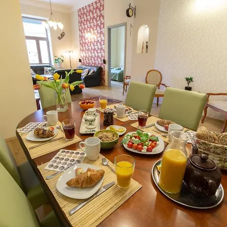 Apartment Jewel In Buda Budapest